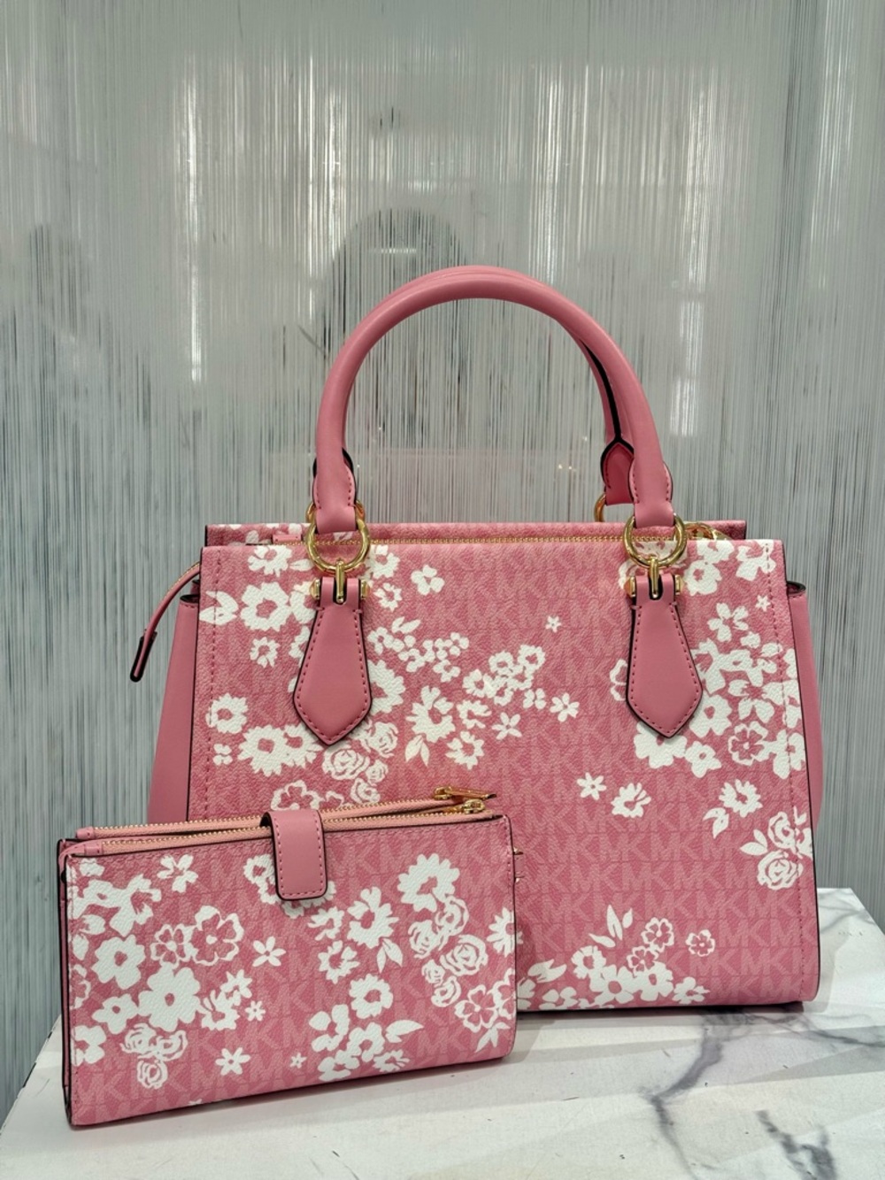 NWT MICHAEL KORS Marilyn Medium Printed Signature Logo Satchel and wristlet set - Picture 4 of 11